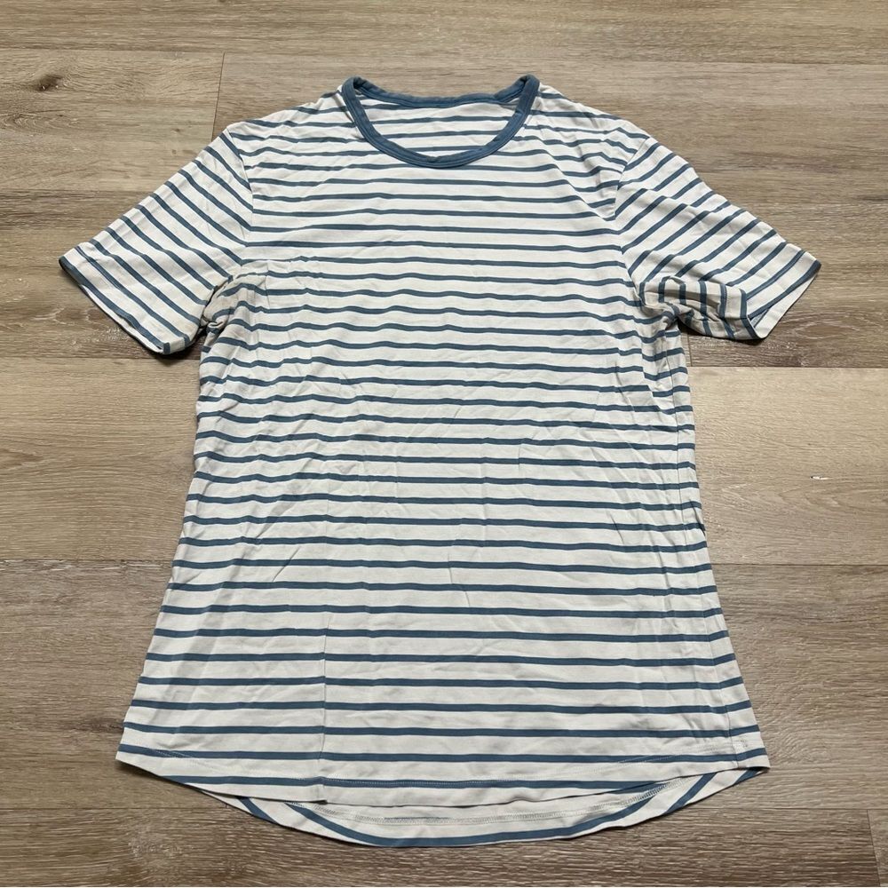 Lululemon Five Year Basic T-Shirt Mens Small Crewneck Short Sleeve Striped READ
